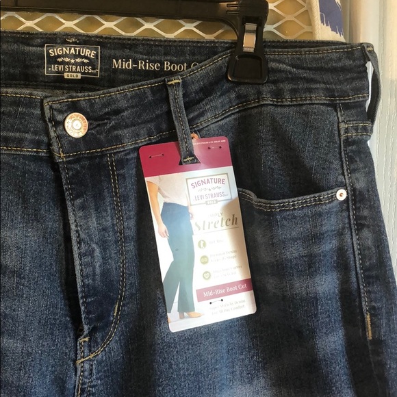 Levi Strauss Boot Cut Jeans - Picture 2 of 5